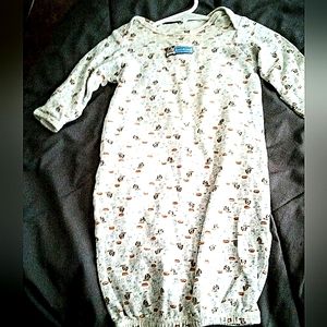 2 Carter's & 1 Gerber size 0-3 Sleeping Gowns